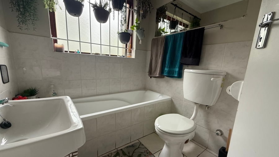 To Let 2 Bedroom Property for Rent in De Tijger Western Cape